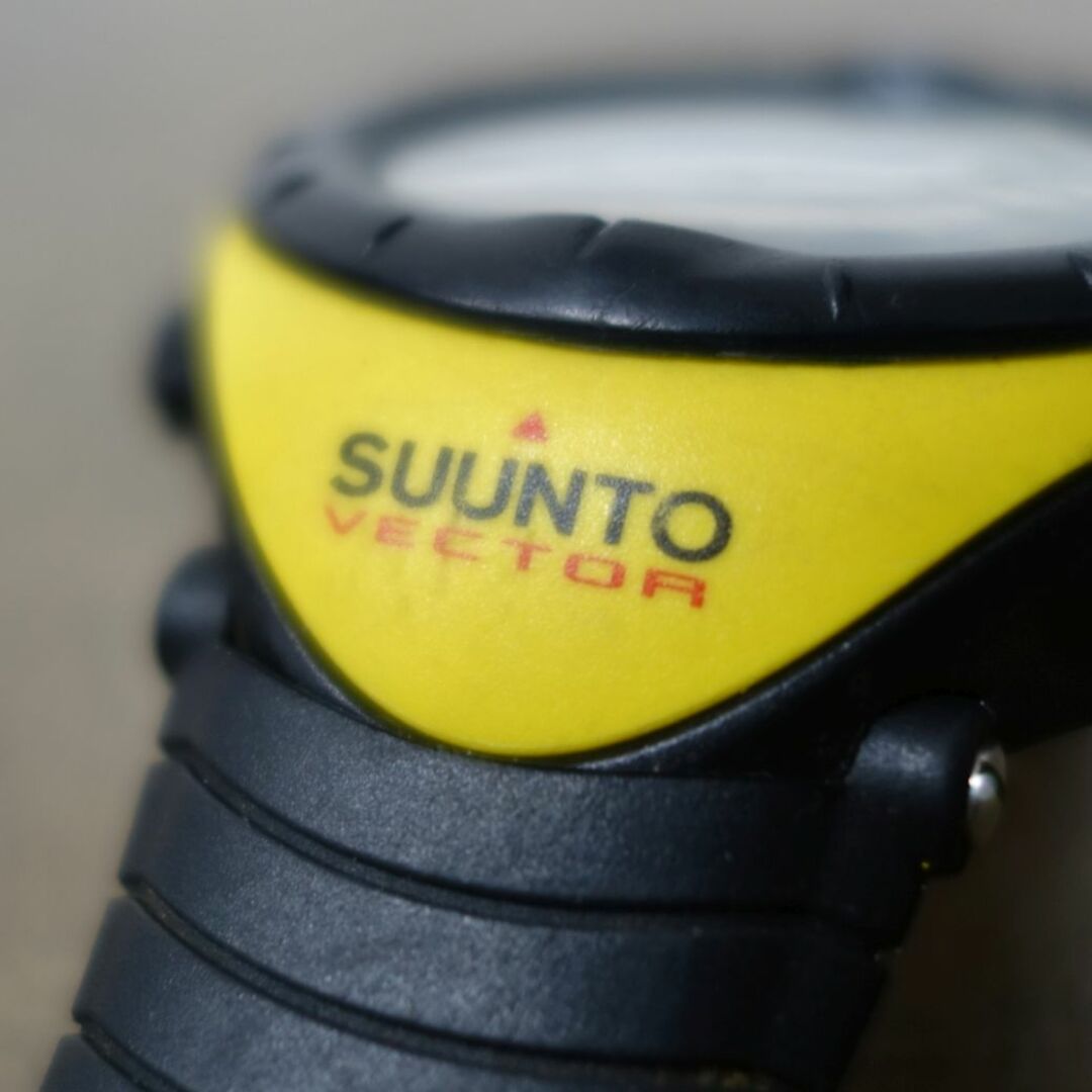 SUUNTO - スント SUUNTO VECTOR ベクター イエロー クォーツ 腕時計