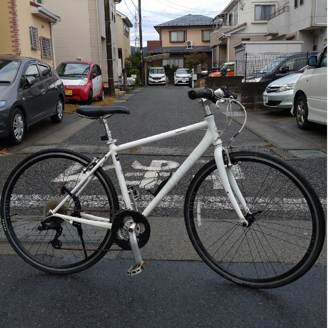 GIANT ESCAPE R3 700C アルミ 24速 470mm 白クロス GIANT ESCAPE R3