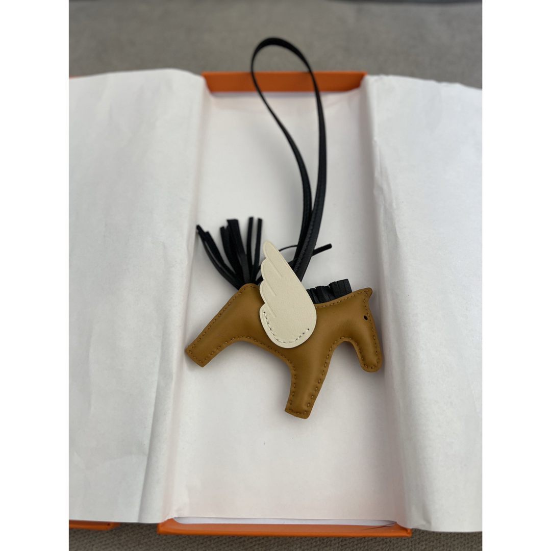 HERMES - 値下げ！エルメス ペガサス ロデオ PM チャーム セサミ