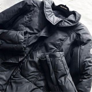 VALENTINO（ダウンジャケット）のフリマアイテム一覧