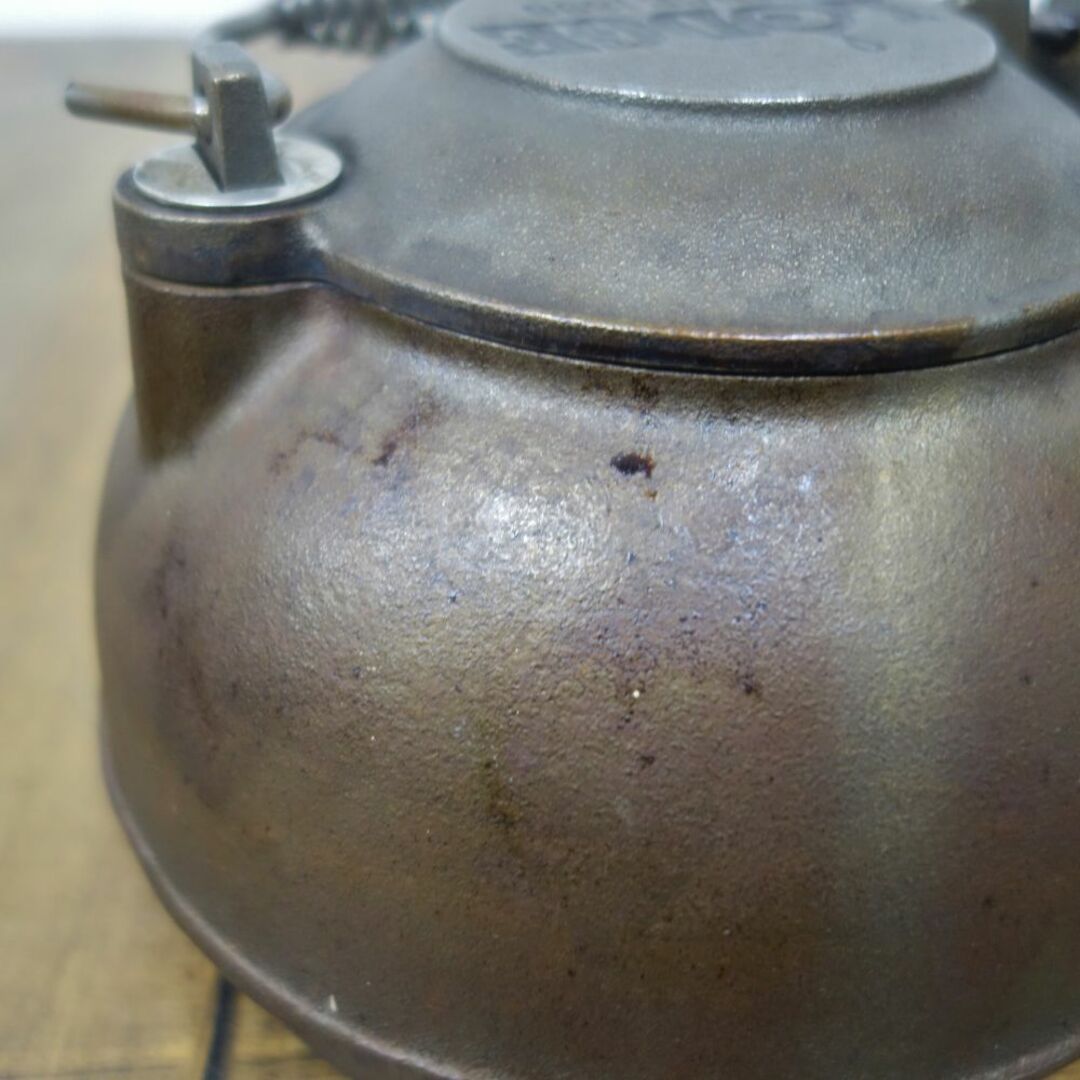 美品ビンテージ品Lodgeの2.4L 鋳鉄製ケトル 超希少 クロスロッジ Lodge