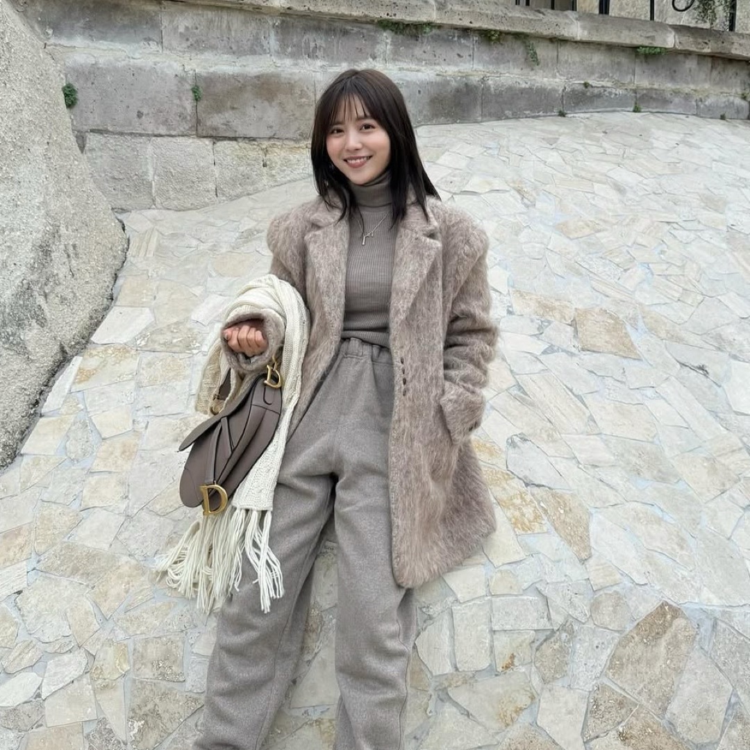 ánuans - 新田さちか sachat vallan シャギーコートの通販 by たん's