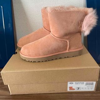 UGG（ブーツ ・ ピンク/桃色系）のフリマアイテム一覧