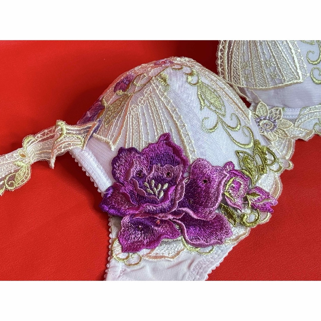 Wacoal - サルート 84グループ オーラ D75&ソングM PU プレステージの