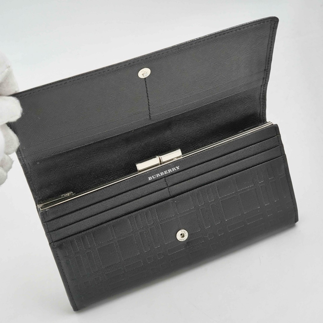 未使用に近い】Burberry ノバチェック エンボス がま口 ファスナー