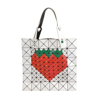 ISSEY MIYAKE - BAOBAO♥Bigサイズ白トートの通販 by