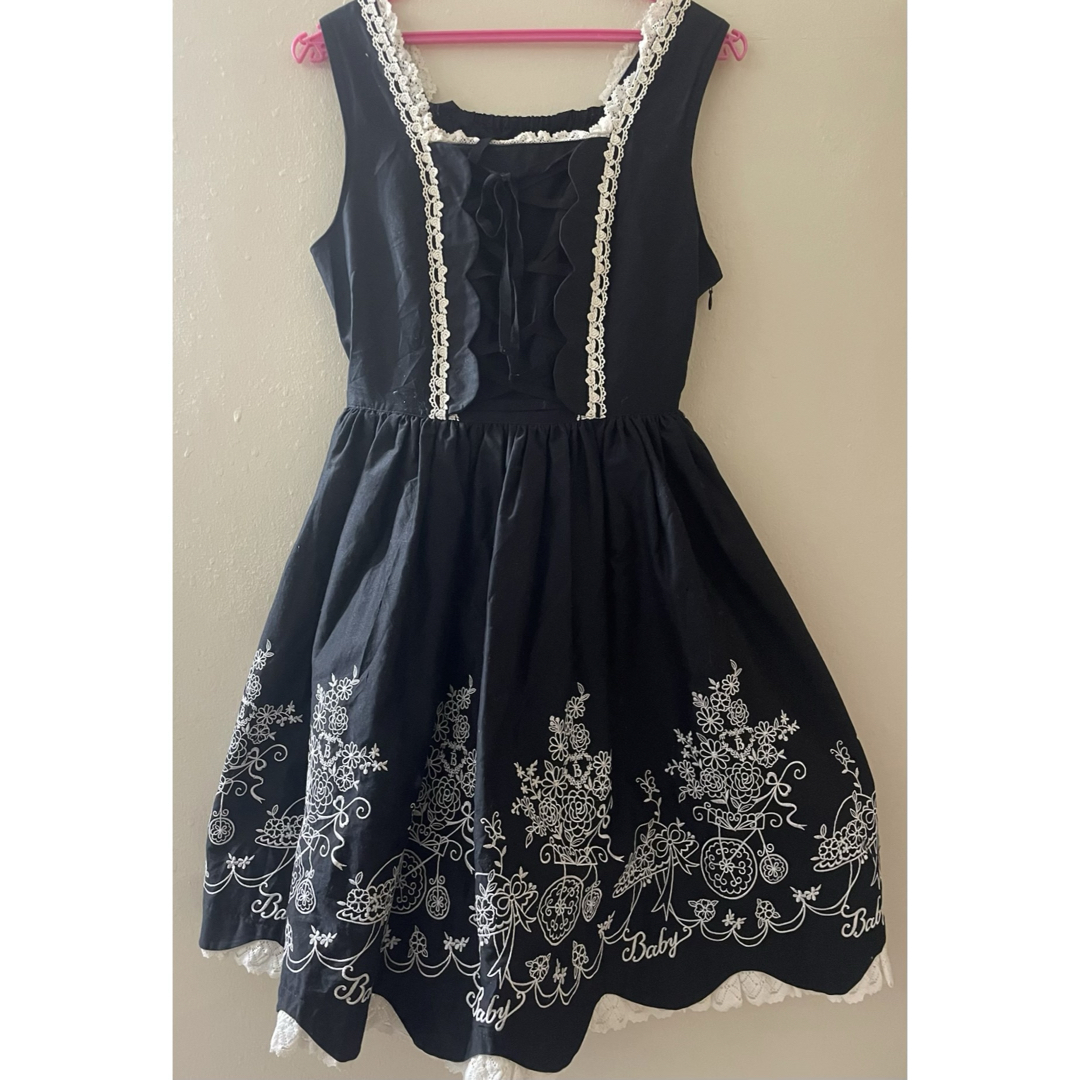 BABY,THE STARS SHINE BRIGHT - 花車刺しゅうジャンパースカート 黒の