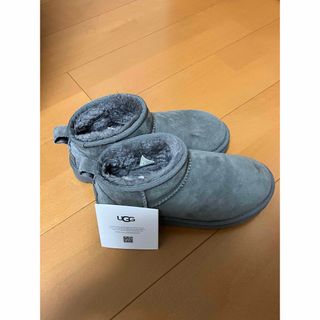 UGG（ブーツ ・ グレー/灰色系）のフリマアイテム一覧
