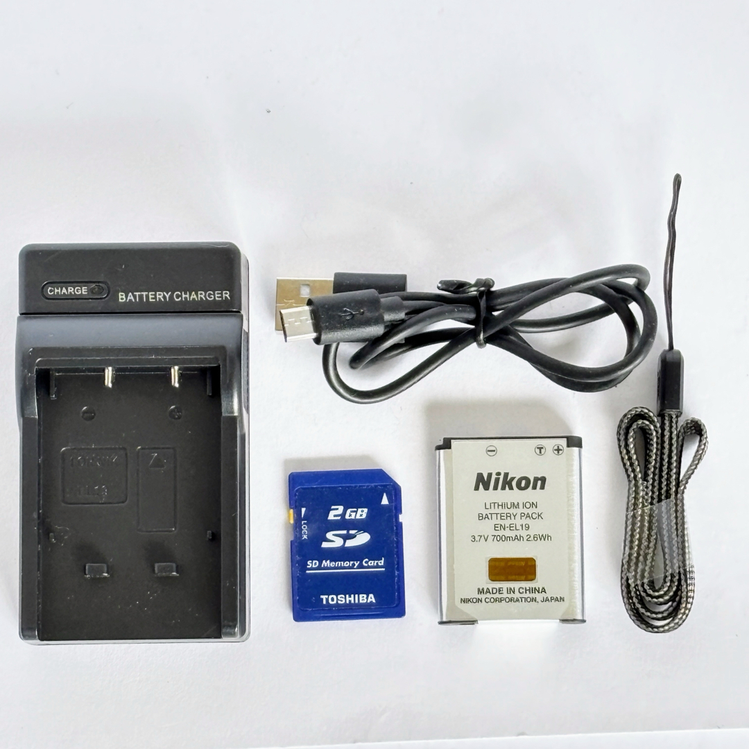 Nikon - 【美品】Nikon coolpix A300 ニコン デジカメ SDカード付の