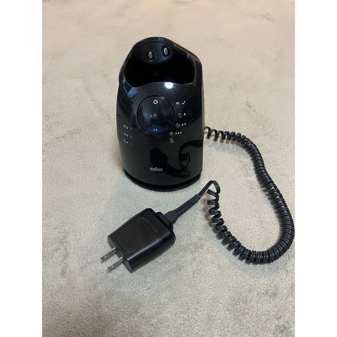 BRAUN ブラウン シリーズ7 洗浄器+電源コード 洗浄機の通販 by たげ