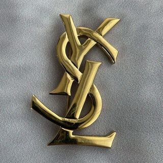 Yves Saint Laurent（ブローチ/コサージュ）のフリマアイテム一覧