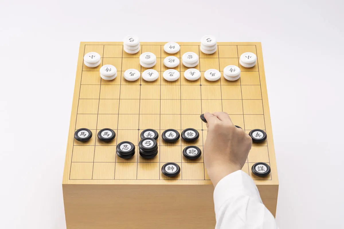 HUNTER×HUNTER「軍儀」が商品化！ メルエムとコムギの名勝負を思い出す