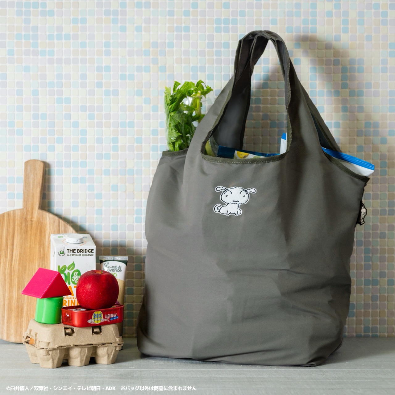 クレヨンしんちゃん」みさえが本気で考えた大容量エコバッグがローソン