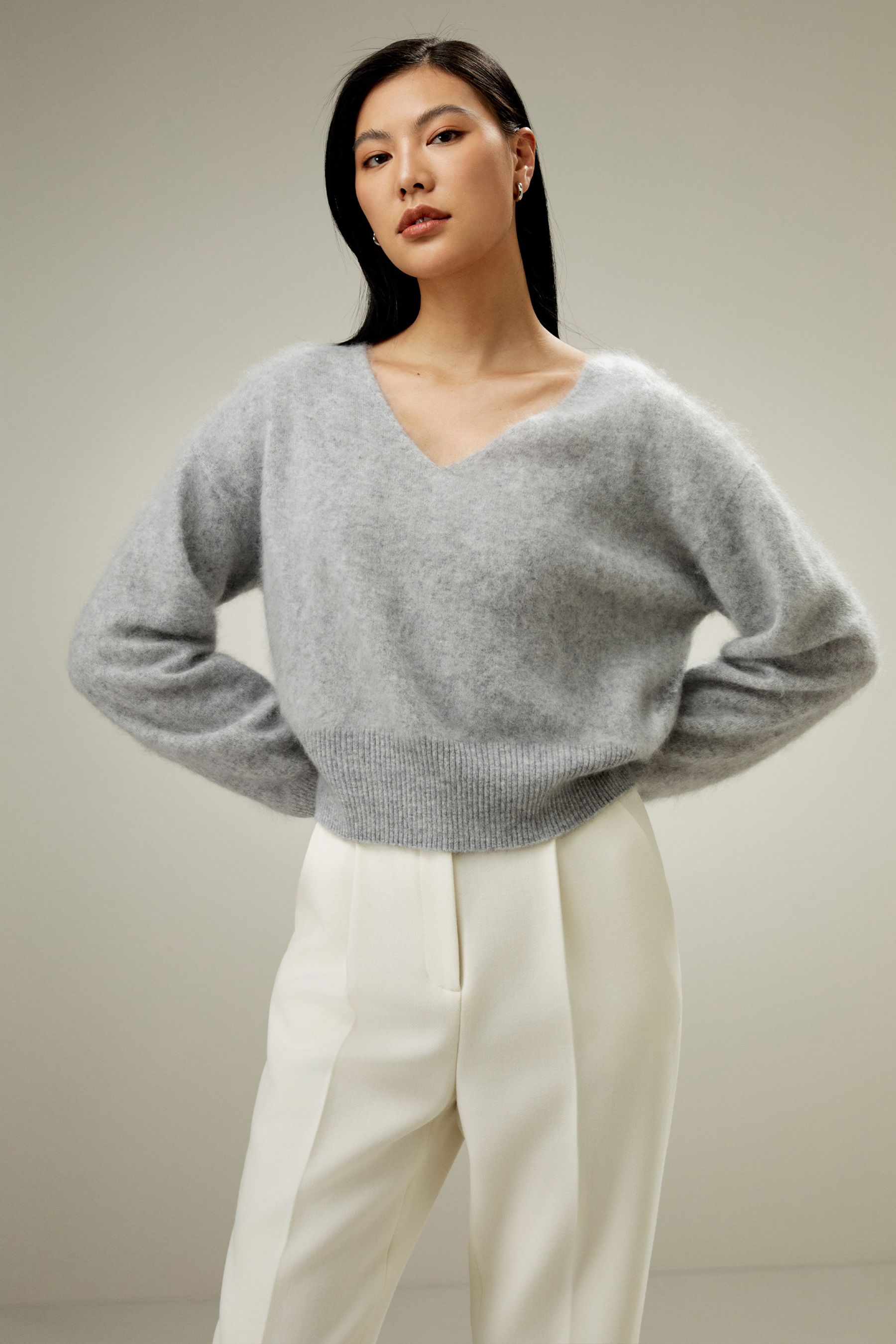 Cropped V-Neck Cashmere Sweater