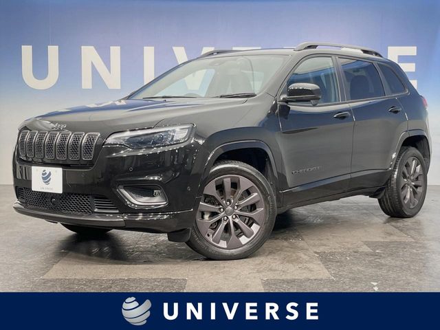 ジープ・チェロキー型式：ABA-KL20L（クライスラー・ジープ）のクルマ