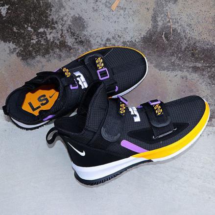 国内8月1日発売予定】ナイキレブロン ソルジャー 13 SFG FG EP