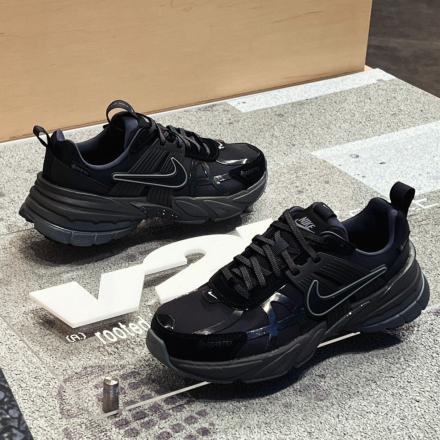 国内10月8日発売予定】 ナイキ ウィメンズ V2K ラン ゴアテックス