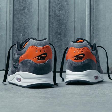 海外3月26日発売予定】サイズ? × ナイキ エアマックス ライト 