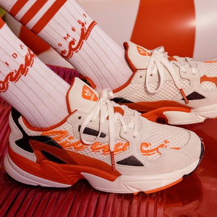 国内5月10日発売予定】フィオルッチ × アディダス オリジナルス