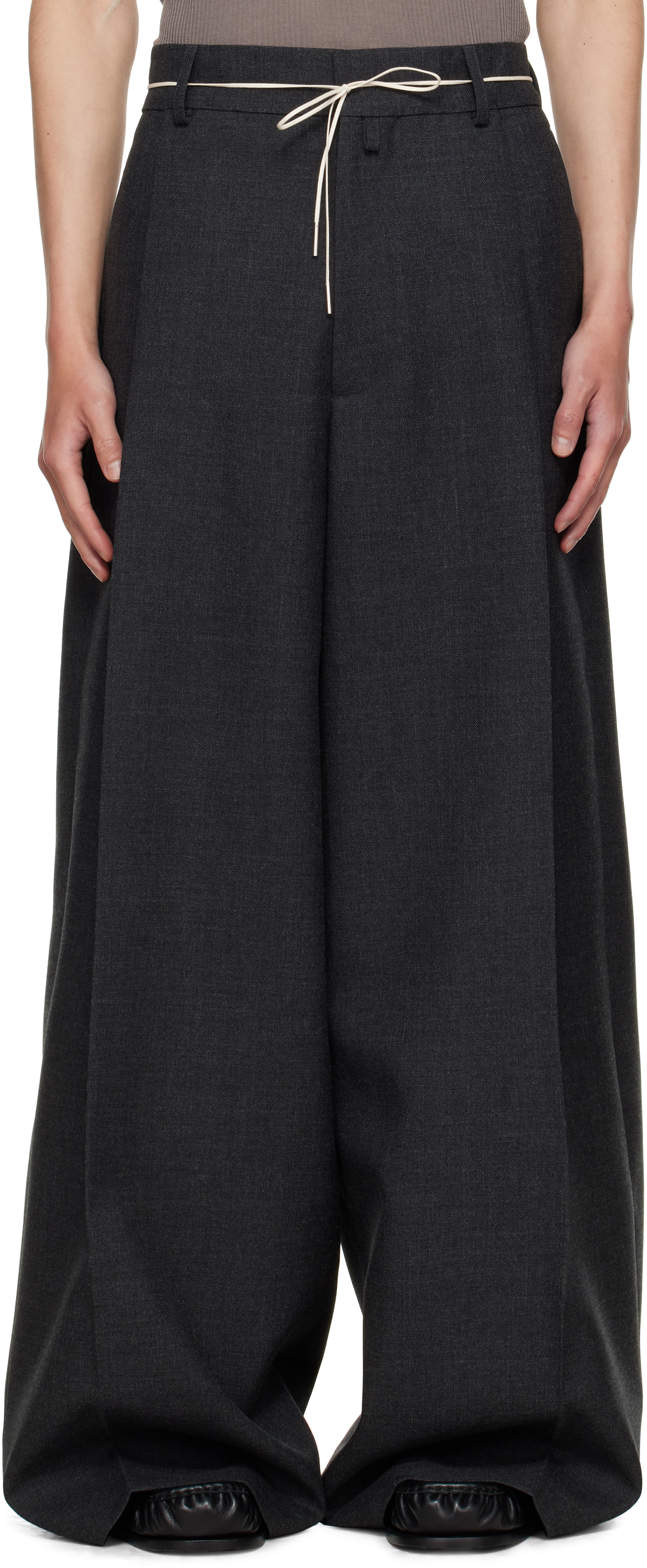 Dries Van Notenのグレー ワイド タックパンツがセール中