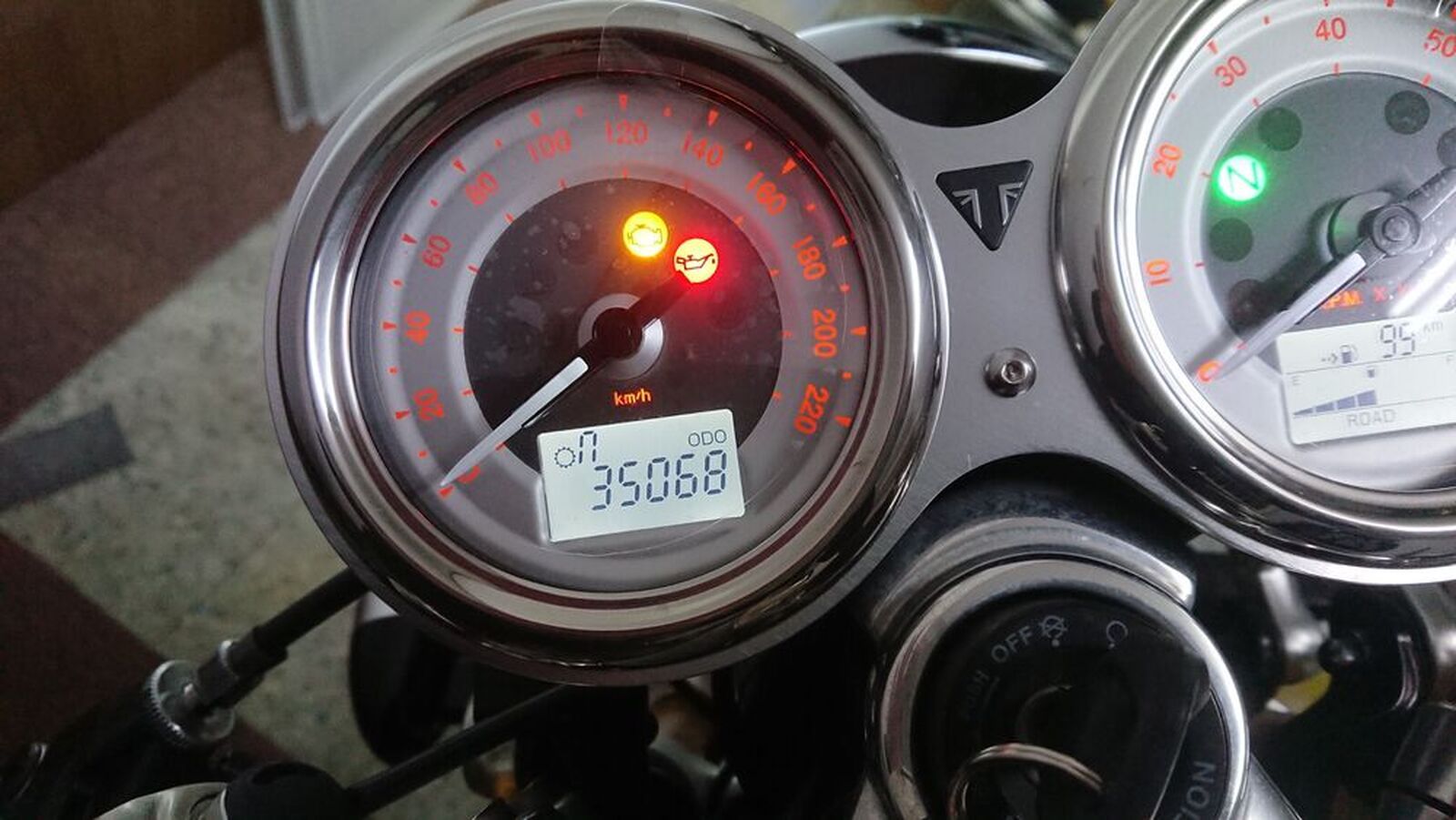 TRIUMPH THRUXTON 1200R「ほぼ1年振りの更新です。」 | ウェビック