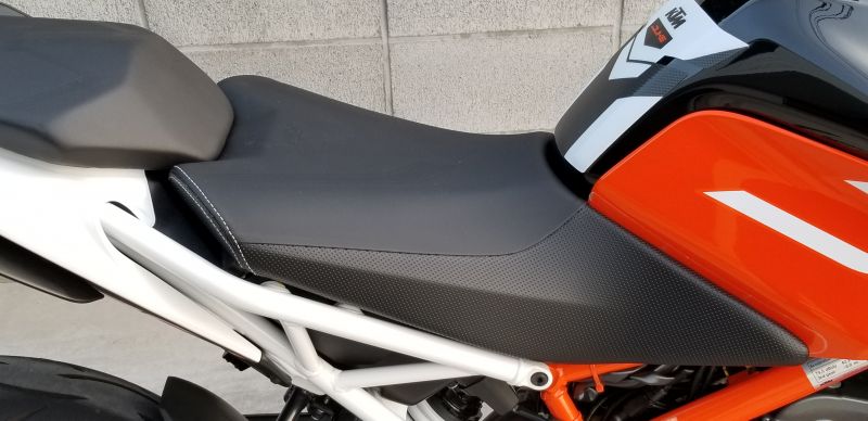KTM 390 DUKE シート関連 口コミ・動画インプレッション (1) | バイク