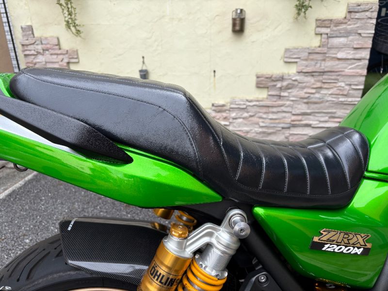 カワサキ ZRX1200ダエグ シート関連 口コミ・動画インプレッション (1