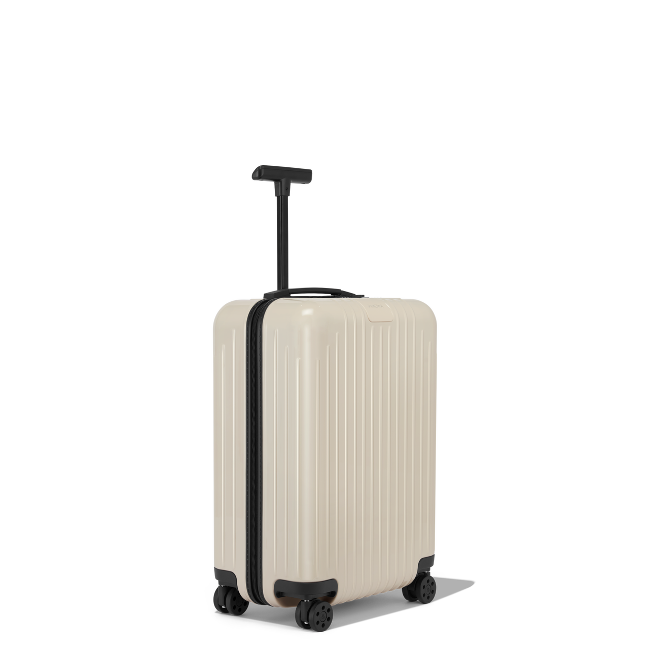 大人が選ぶべきスーツケース】「最軽量リモワ」の新色が欲しい！ | UOMO