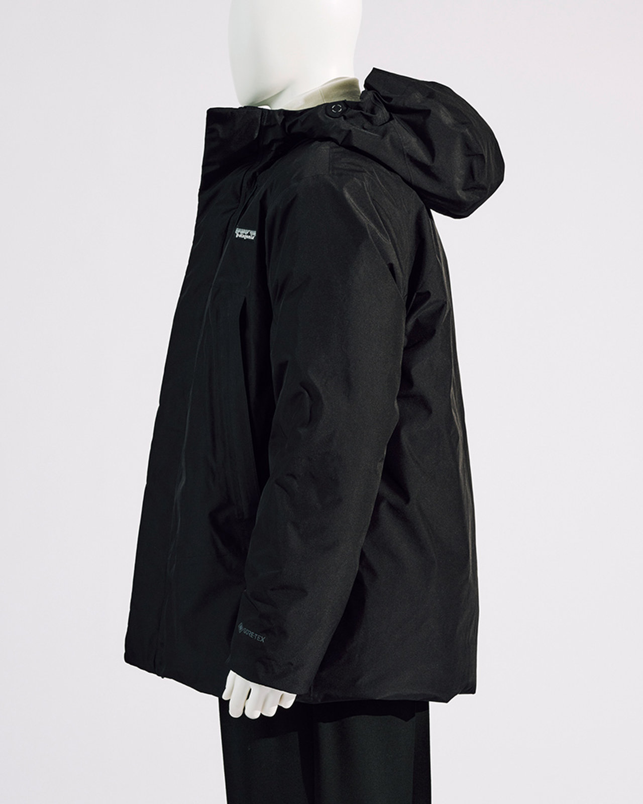 パタゴニアのゴアテックスダウン】大人が選ぶべき「紳士な黒の名品」18