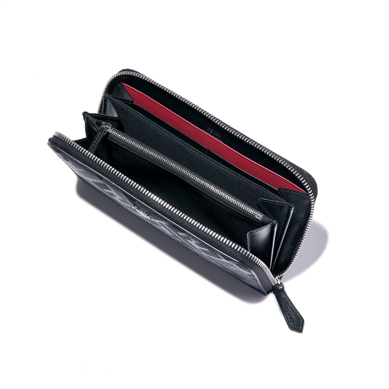 フェンディ】夏ボーナスで買うべき大人の財布｜立体的な「FF」ロゴの新