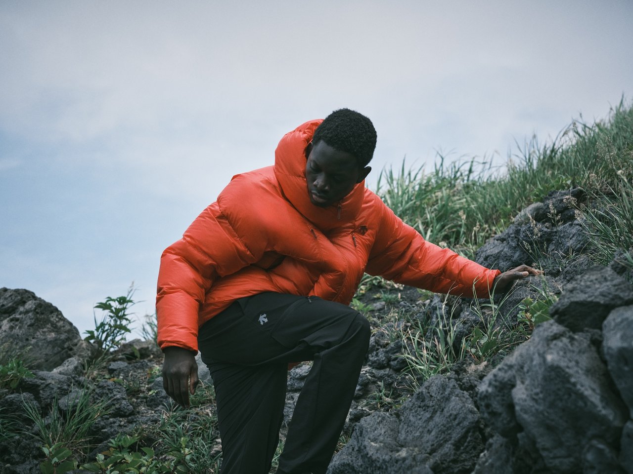 大人のダウン】軽量コンパクトで雨にも強い「デサント オルテライン