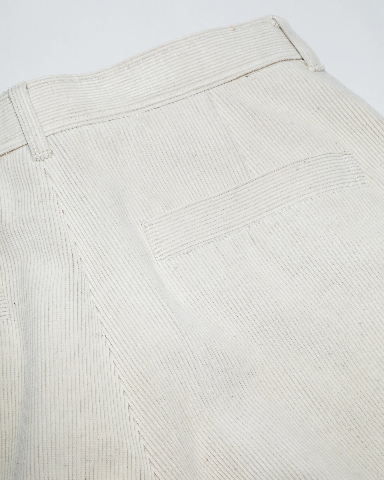 HUM VENTのコーデュロイパンツ | UOMO