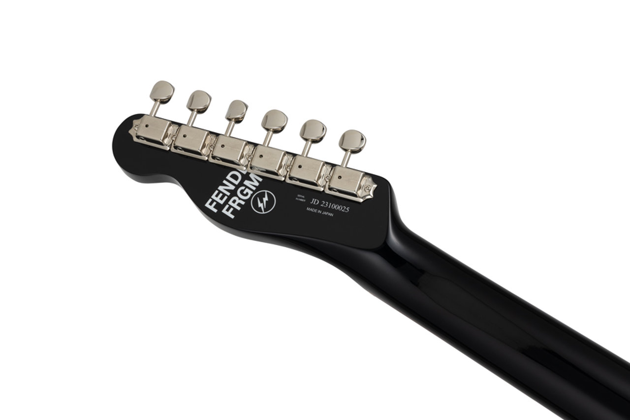 藤原ヒロシ「fragment design」とFender®のコラボギターが販売中