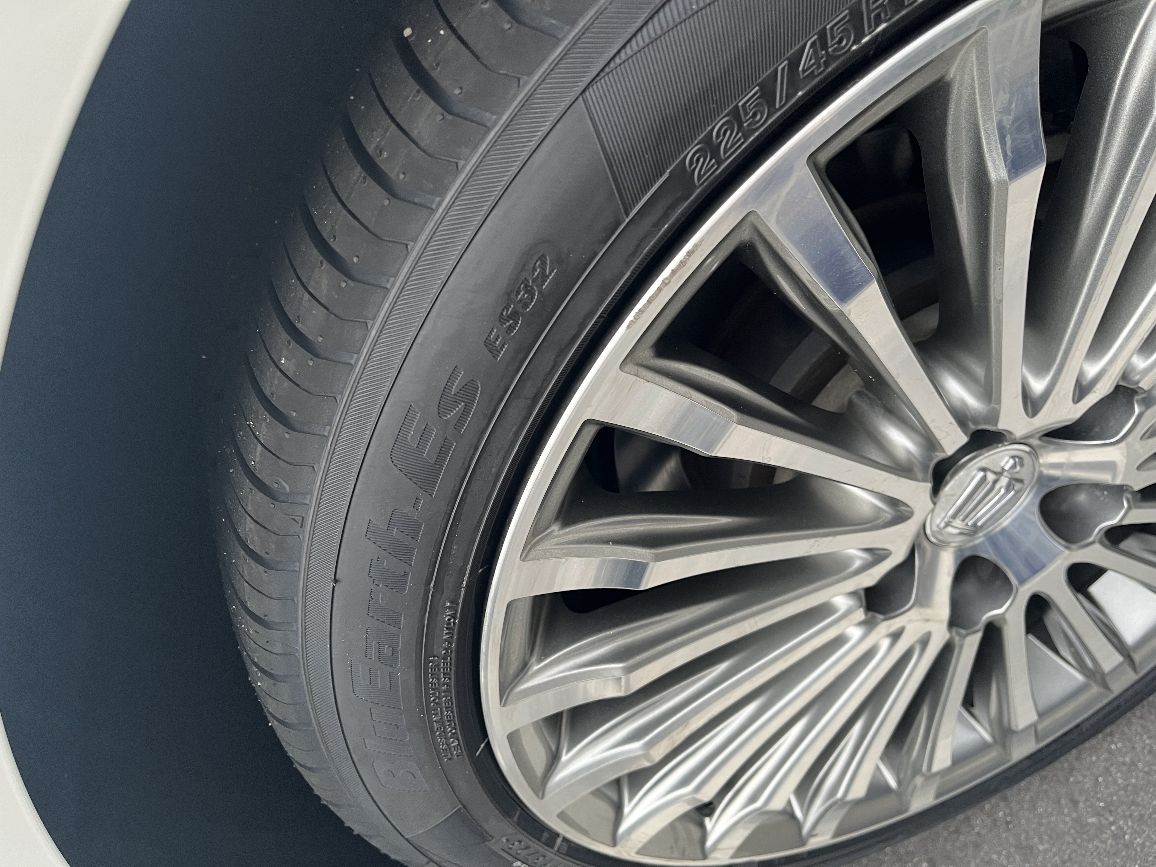 YOKOHAMA BluEarth-Es ES32 195/65R15 91S | タイヤの通販 販売と交換