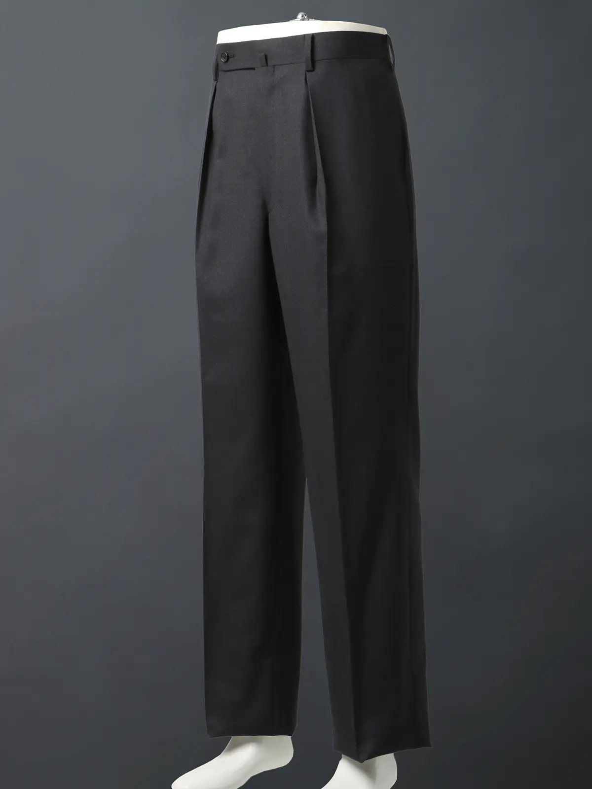 FUMIYA HIRANO／タックテーパードパンツ／SUPER100'sウール／無地