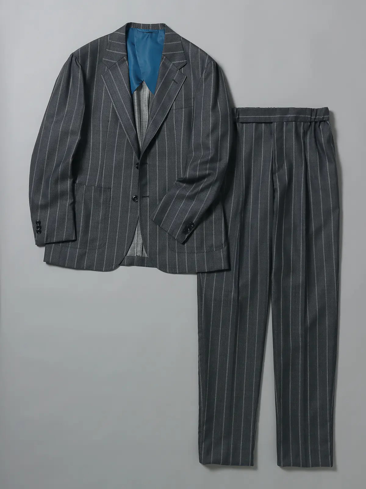 GOOVI／タックテーパードパンツ／ウールシルク／ワイドチョーク