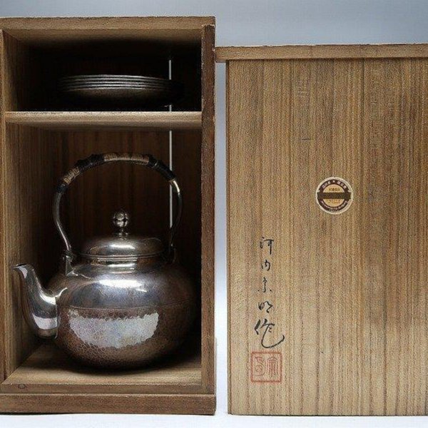 河内宗明作純銀製湯沸と茶托5客鎚起銀瓶純銀宮本刻印在銘共箱個人收藏