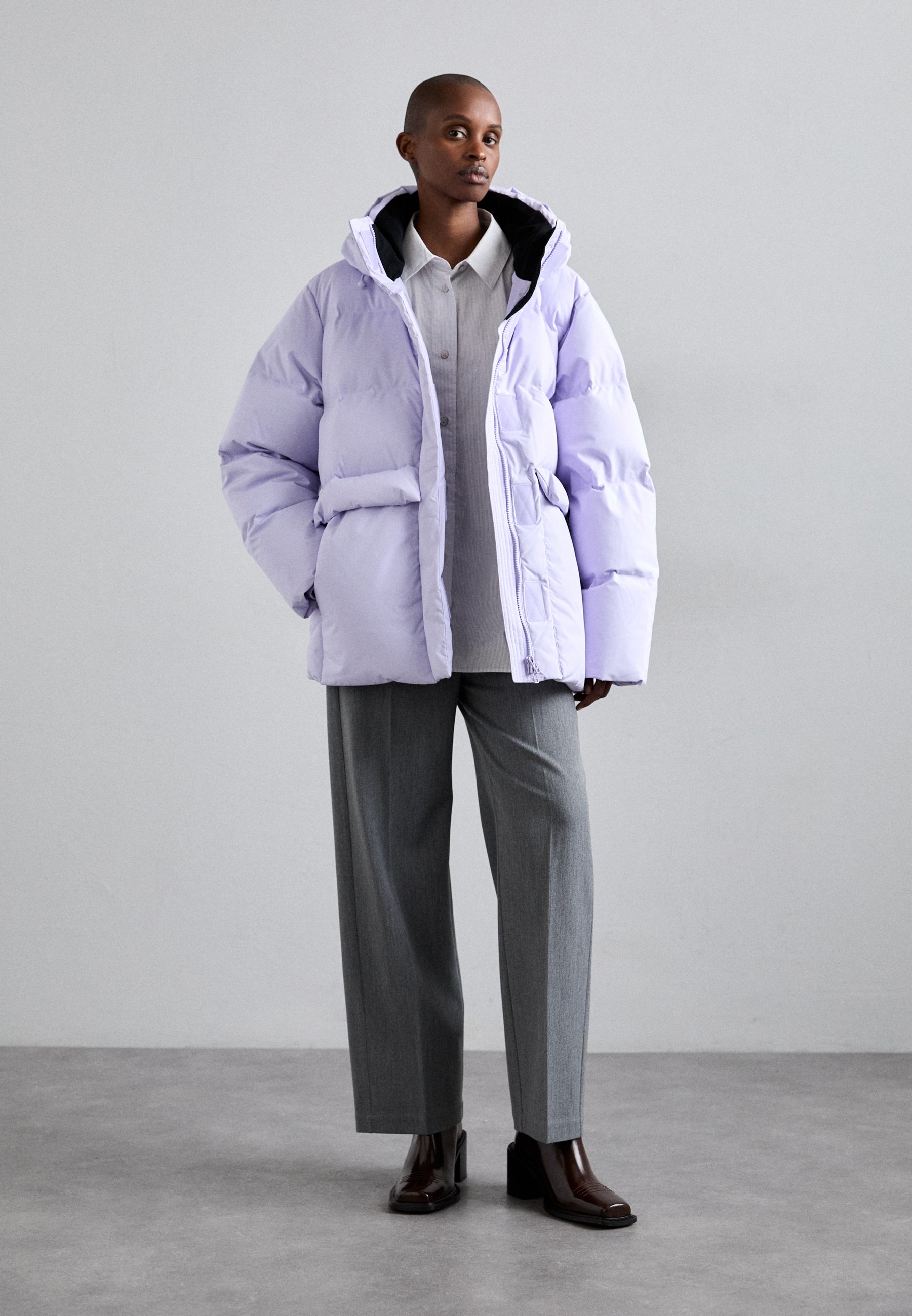 Holzweiler BESSEGGEN JACKET - Down jacket - lilac - Zalando