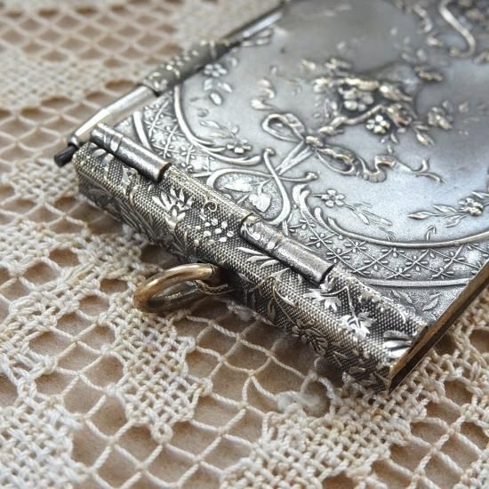 カルネドバル アンティーク | フランス お花のパニエ カルネドバル