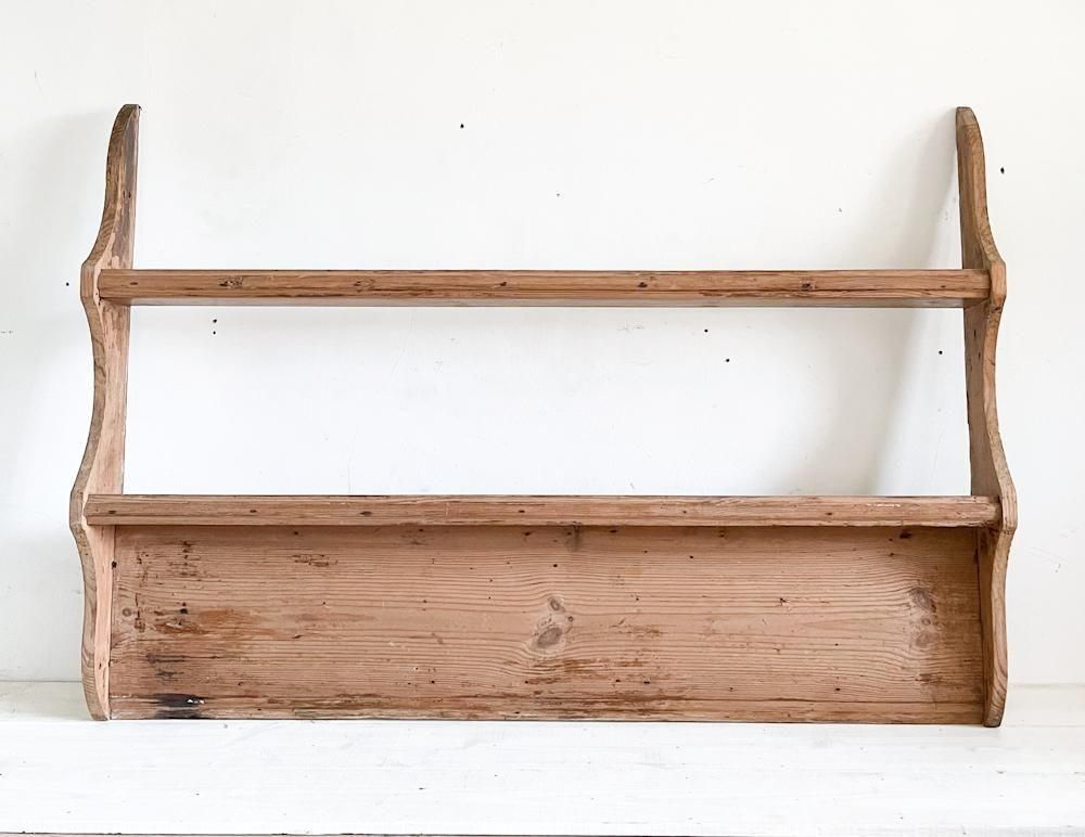 フランス製アンティークパインの壁付けシェルフ