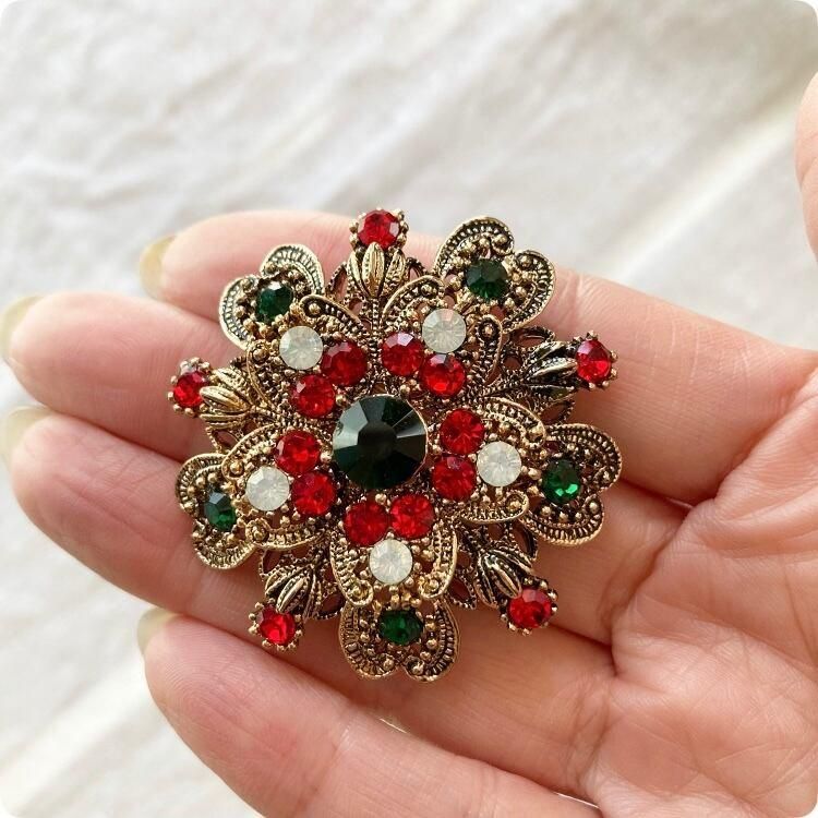 フランス直輸入 華やかなクリスマスカラーのヴィンテージブローチ