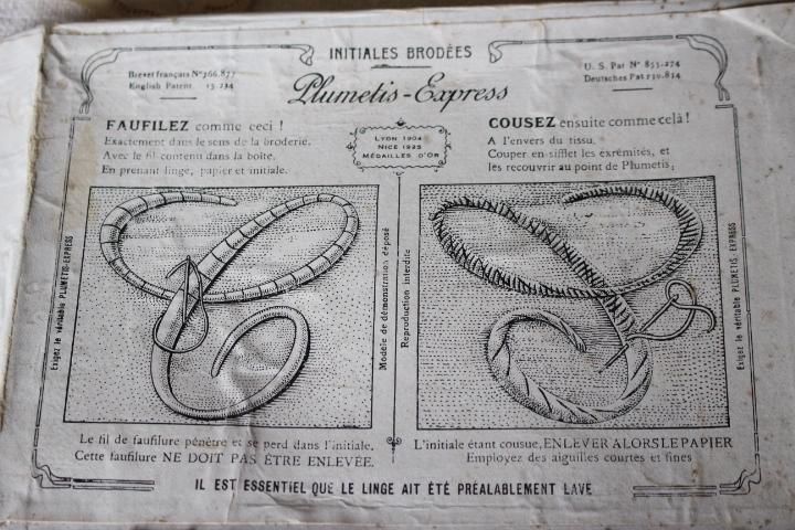 フランス製アンティーク、イニシャル刺繍の素朴な布製品
