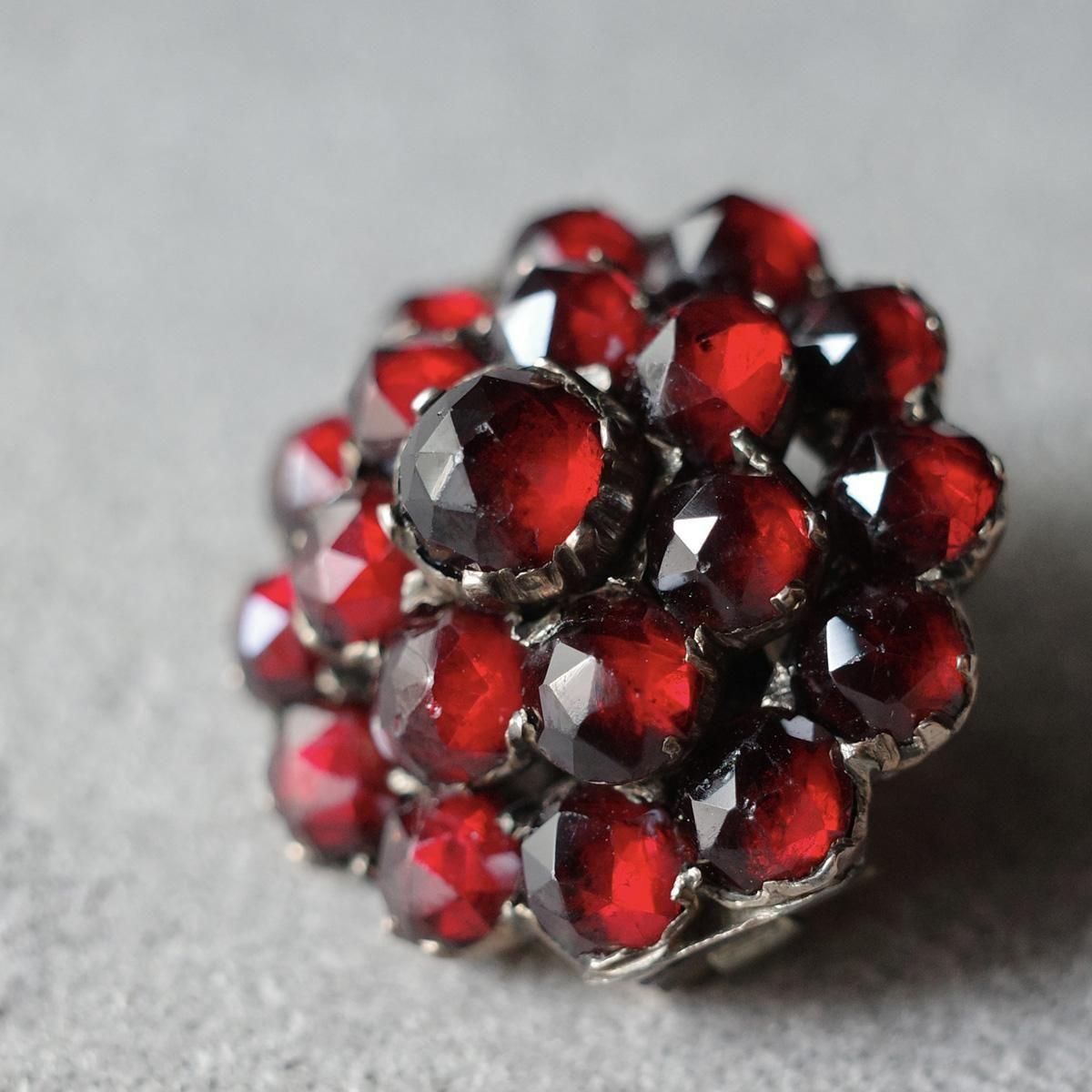 メタル ガーネット ミニ ブローチ （Victorian-Art Deco Metal Garnet