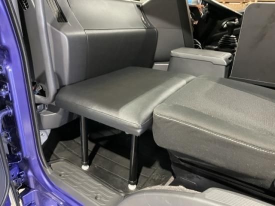 いすゞ ファイブスターギガ 07フォワード コンドル 助手席 オットマン