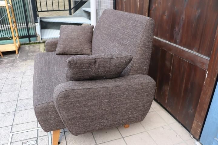 unico(ウニコ)のEVA(エヴァ)2シーターソファです。シンプルで