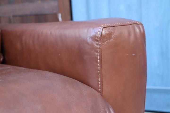 人気のunico(ウニコ)よりMOLN(モルン) レザー 2シーターソファーです