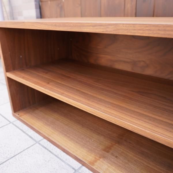 人気の無印良品(MUJI)のウォールナット材 スタッキングキャビネット・A