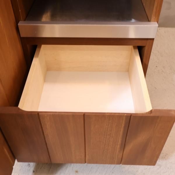 unico(ウニコ)のSTRADA(ストラーダ)シリーズより3面キッチンボードです