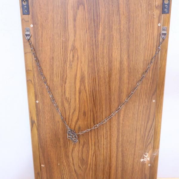 karimoku(カリモク家具)にて取り扱われていたウォールミラーです！薄型