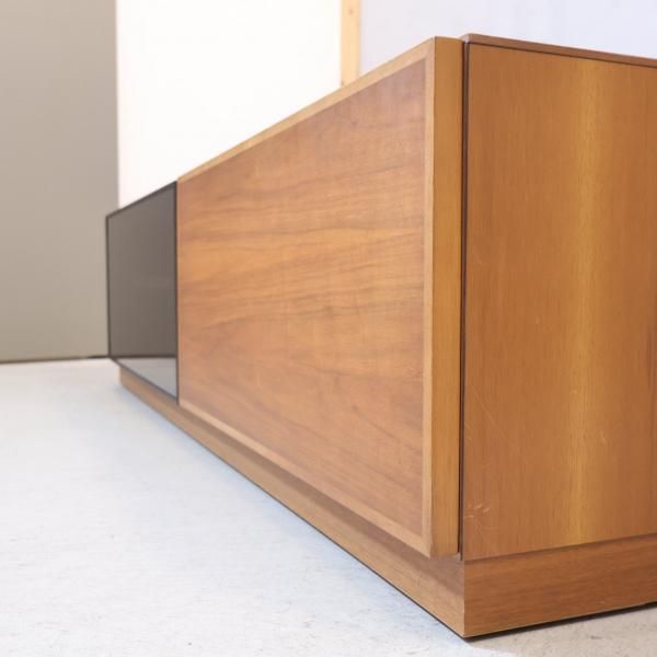 ACTUS(アクタス)のSHINE(シャイン)テレビボードです。ウォールナット材